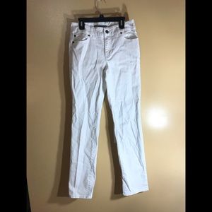 White jeans for cold weather and a cute outfit.